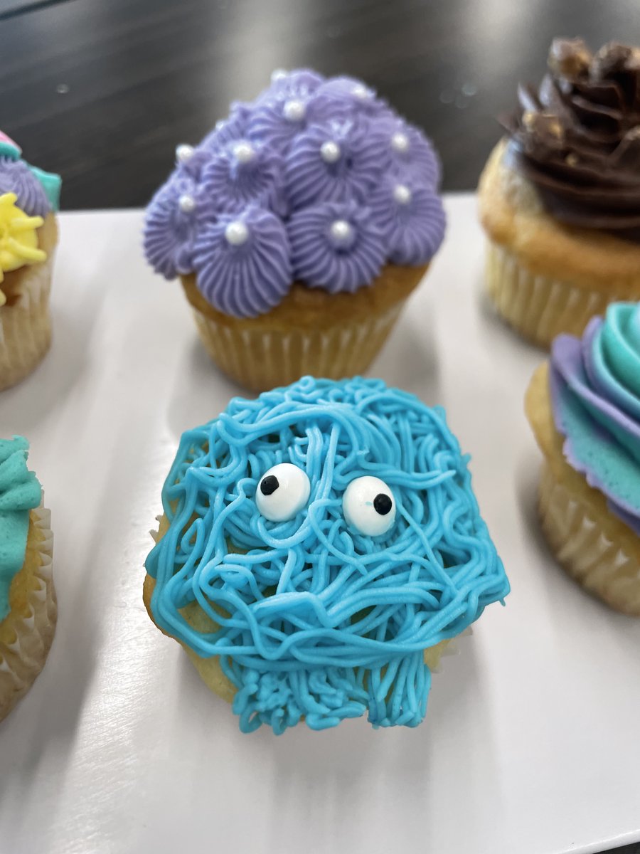 CCCNEELSGI's tweet image. A sweet way to spend a Saturday morning! 💙
Our #Cupcake Decorating class had lots of fun experimenting with #frosting &amp;amp; designs. Each one - it&apos;s own little work of #art! 🧁 #cupcakedecorating #creativity #frostingfun