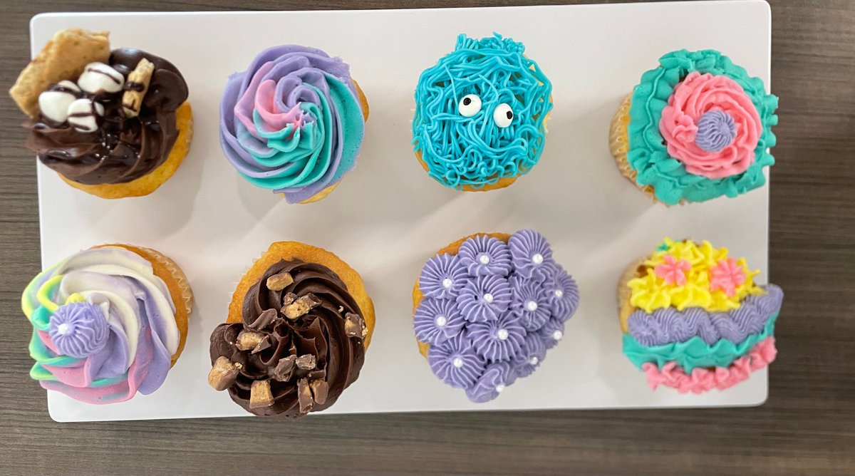 CCCNEELSGI's tweet image. A sweet way to spend a Saturday morning! 💙
Our #Cupcake Decorating class had lots of fun experimenting with #frosting &amp;amp; designs. Each one - it&apos;s own little work of #art! 🧁 #cupcakedecorating #creativity #frostingfun
