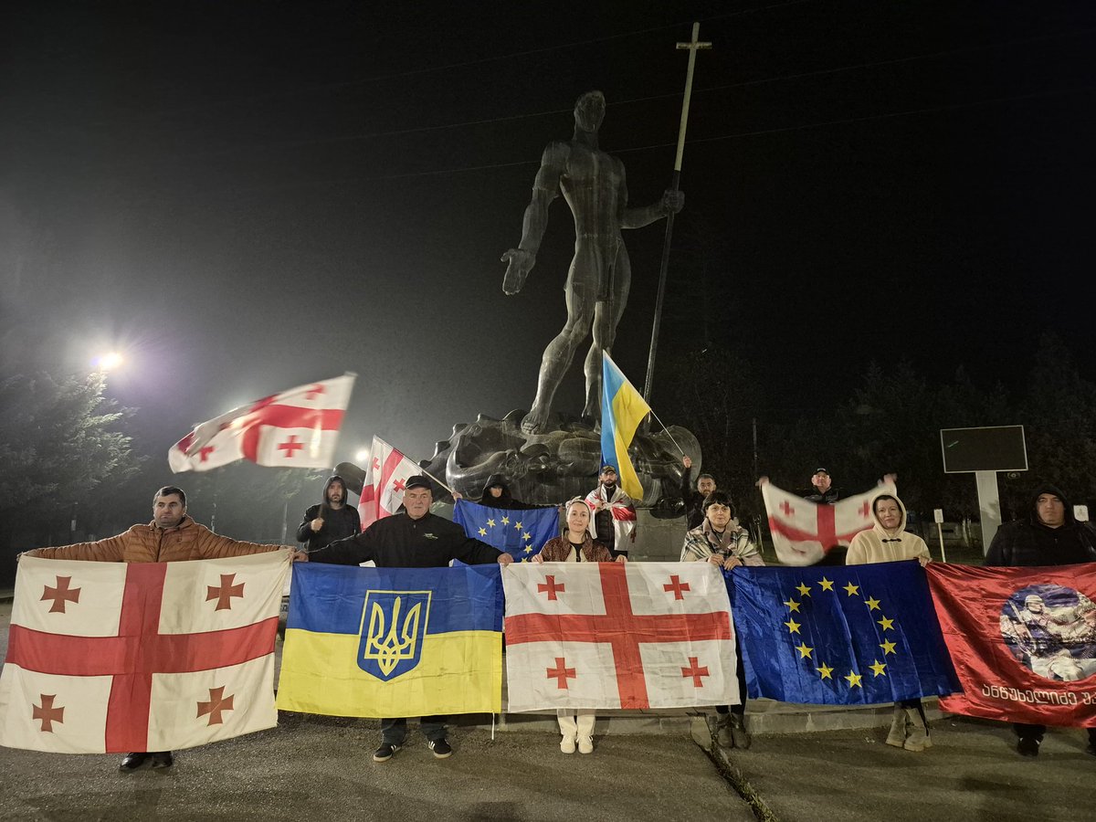NTskvitishvili's tweet image. Dare to Protest Everywhere!
Day 348
Chkhorotsku 
#Protest #FreePoliticalPrisoners 
#GeorgiaProtests 
#GlorytoGeorgianpeople 
#Georgiaiseurope #GloryToUkraine 🇬🇪🇪🇺🇺🇦