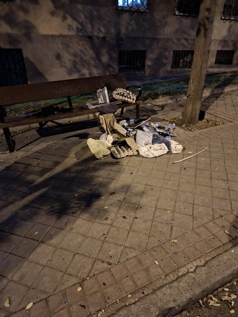 AVVBarrioMosca's tweet image. @Lineamadrid calle Cuesta altura n13. #warripop #rutadelacaca @jmd_usera #usera