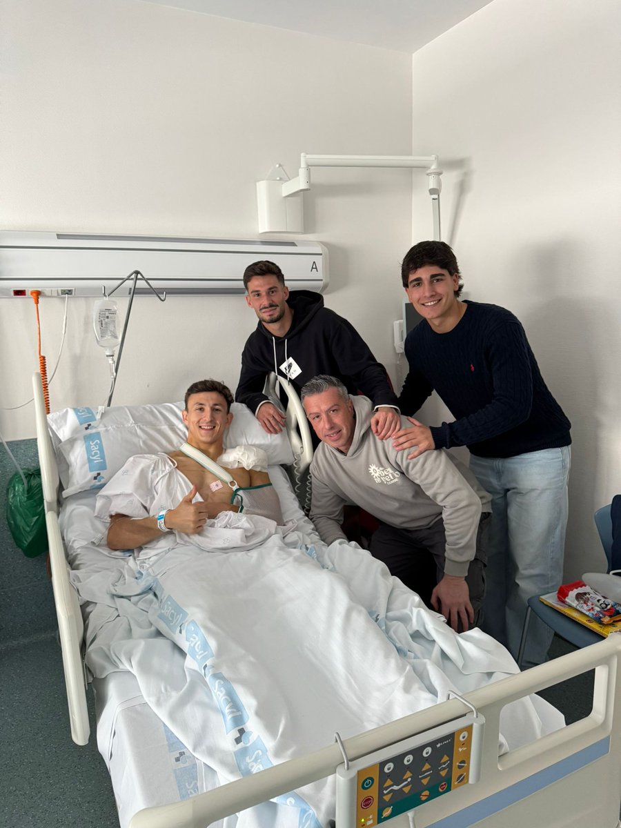 Sé que este momento no es fácil, pero también sé que tu fuerza es mayor.Cada día que pases hacia tu recuperación será un paso más hacia una versión de ti más fuerte que nunca.
Confía en el camino siempre.
¡Lo mejor está por venir!.
Grandes en TODO !!!!
Porteros <a href="/UDSantaMarta/">UD Santa Marta</a>