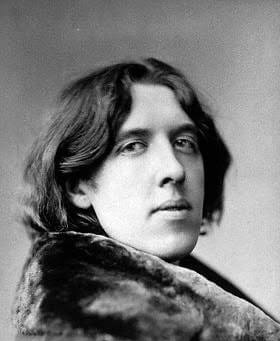 Ambisi adalah perlindungan terakhir dari kegagalan. 

- Oscar Wilde