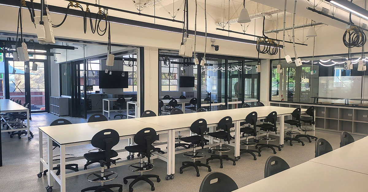 AtdecMounts's tweet image. Showcasing different types of wall mounts used in higher education. Atdec offers wall mounts for (very) large format displays, tilting function, and with security features. 
atdec.com.au/wall-mounts/ 

#UniversityAV #TAFE #AVTechnology