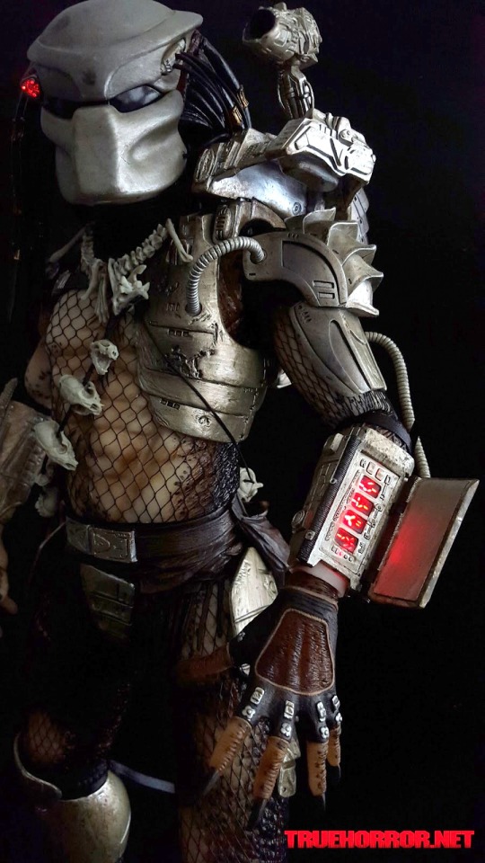 VevutVhett's tweet photo. Kevin Peter Hall: I'm not just somebody shuffling around in a monster suit. I'm a kind of puppeteer from the inside who is attempting through arm &amp; body movements 2 give the creatures I play a sense of personality. 

#Predator
#OGPredator
#KevinPeterHall
#Predator1987
#Predator2 https://t.co/SUveURrvmT