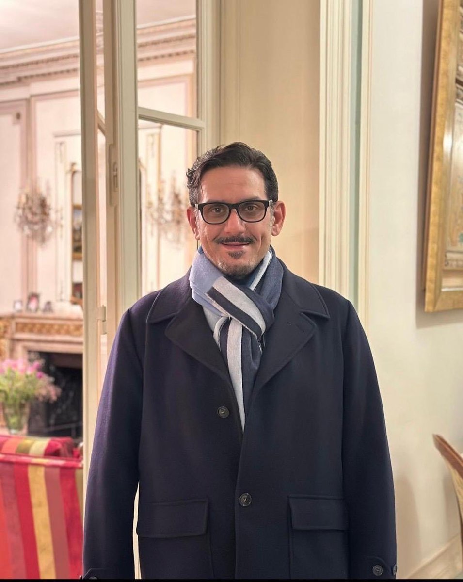 طز بشنب رجال مايفتخر فيك 🤩💙