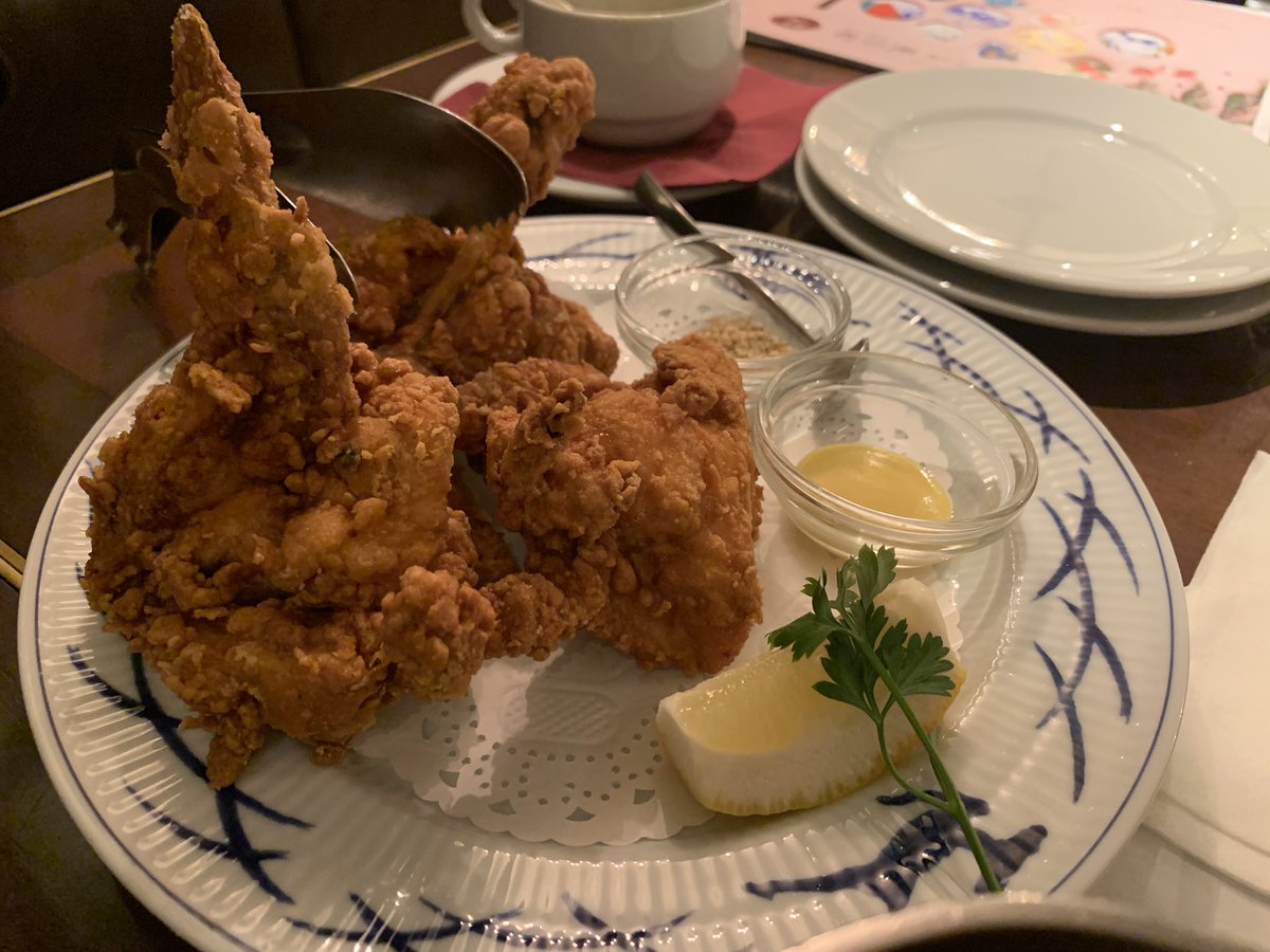 smoppy_love's tweet photo. これとピザみたいなので6000円超え

銀座怖い https://t.co/cfSvmpCcEE