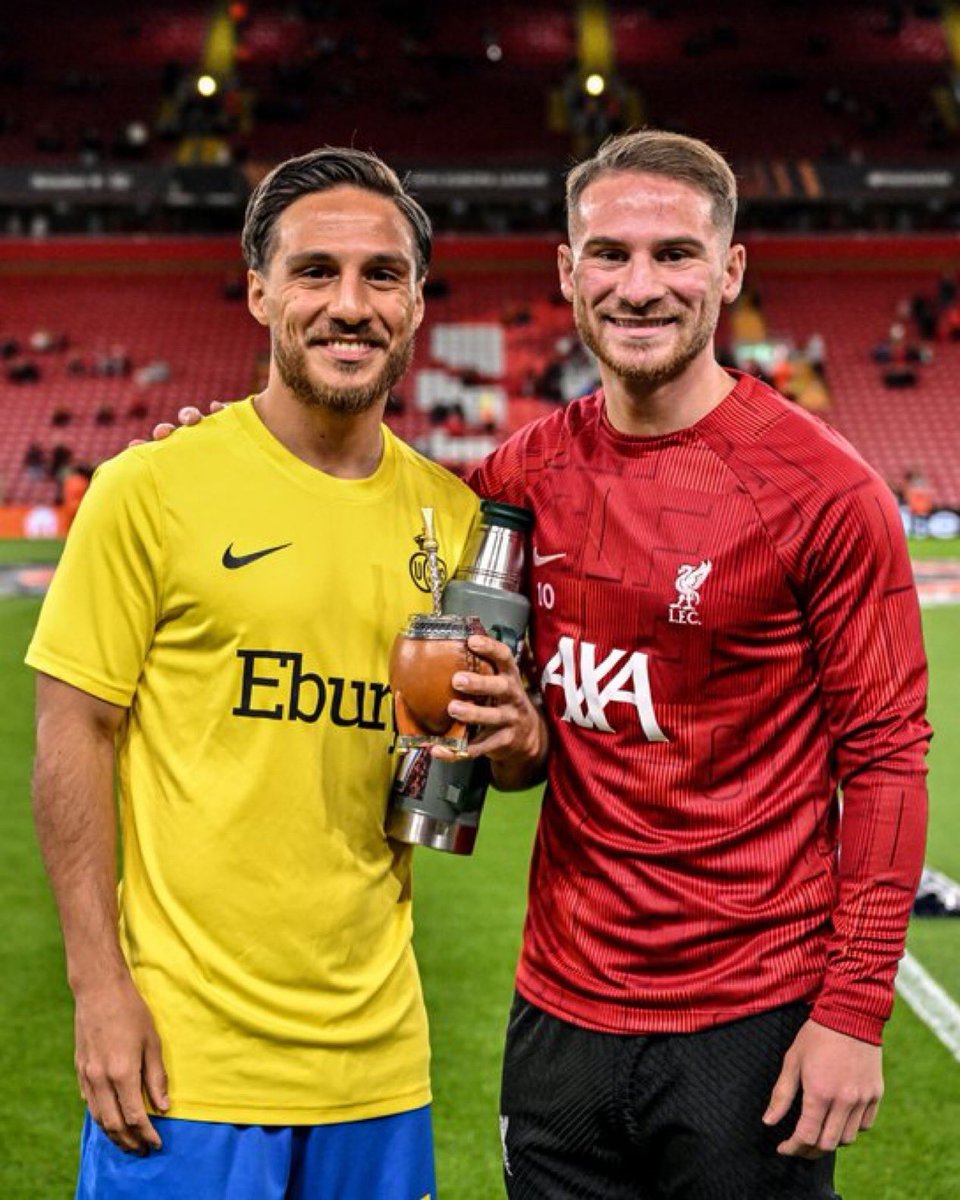 🇦🇷 Alexis Mac Allister'ın kardeşi Kevin Mac Allister, ilk kez Arjantin Milli Takımı'na çağrıldı.