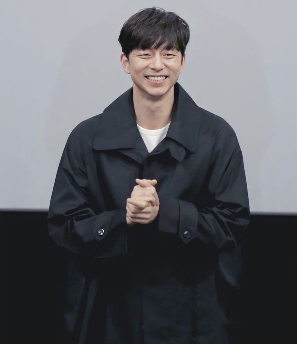 gongyoosimp's tweet photo. happy 24th debut anniversary, gong yoo!! you've worked and fought so hard for so many years to be where you are now, and you deserve all the success you have and more! your talents know no bounds, and i'll always be proud to call myself your fan 🫶 the world is yours, gong yoo ❣️ https://t.co/e3CLlQocGS