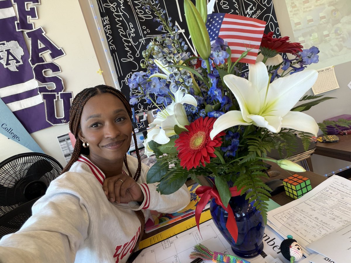WLMS_AVID's tweet image. My mom sends the best flowers for Veterans Day!
