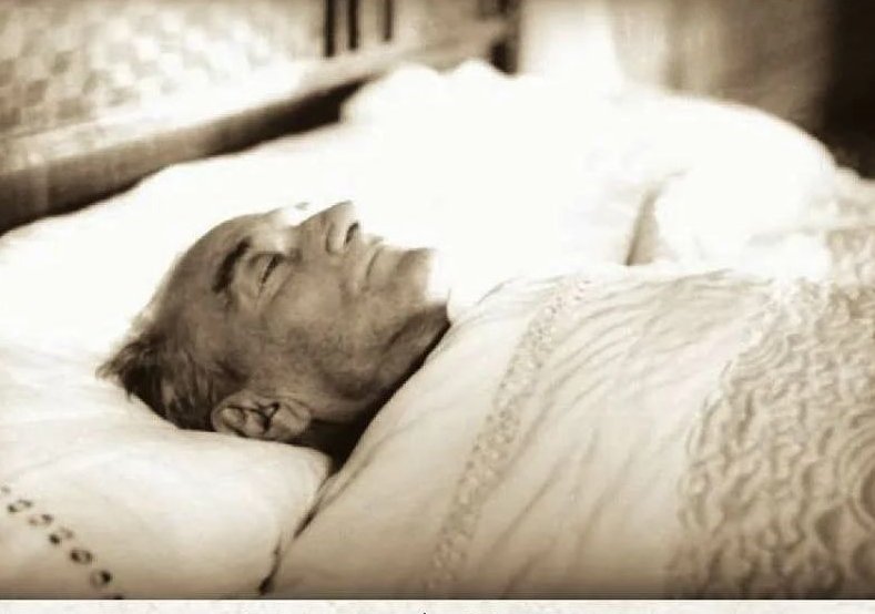 SİZ KEMALİZM DEYİN, BEN KEMALPERESTLİK DİYORUM. 
MİTOLOJİK SAPKINLIĞINIZI VE PUTUNUZA TAPMAYI REDDEDİYORUM. KEMALPEREST ZORBALIĞA BOYUN EĞMEMEK ŞEREFTİR!

mustafa kemal atatuerk 10 kasım'da öldü