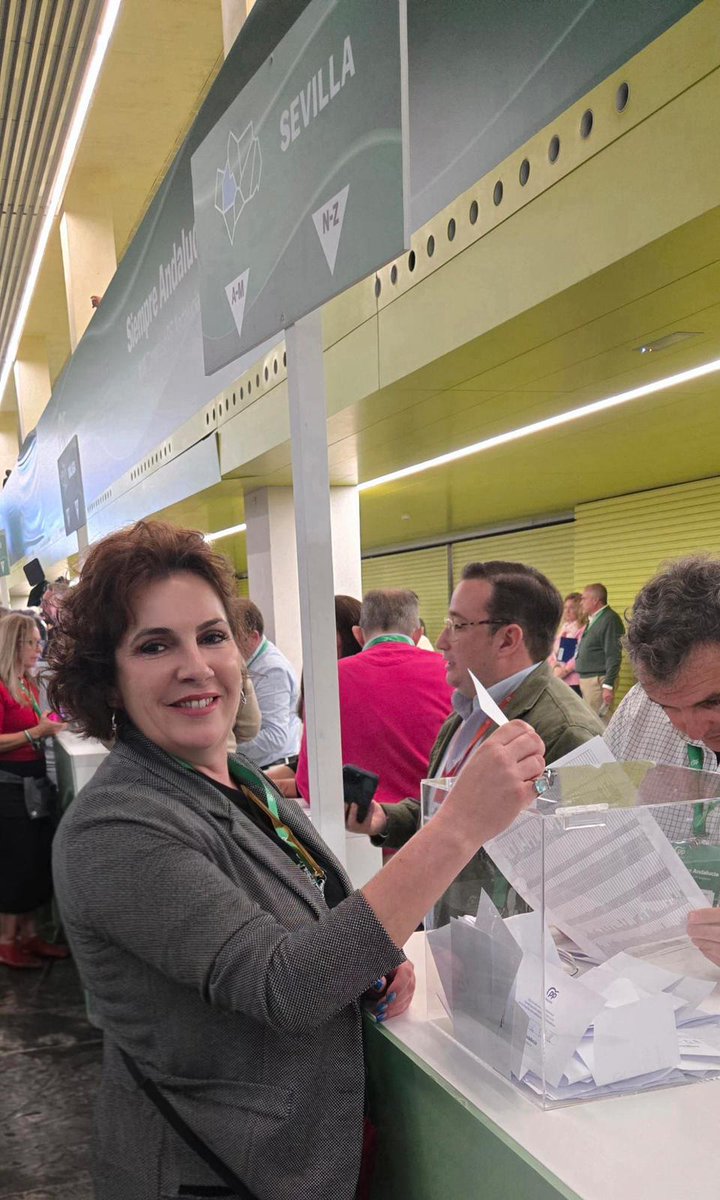 PP_MairenaAlj's tweet photo. @PP_MairenaAlj siempre con @JuanMa_Moreno.

XVII del Congreso PP Andalucía.

#SiempreAndalucia https://t.co/zmG2JBaEQa