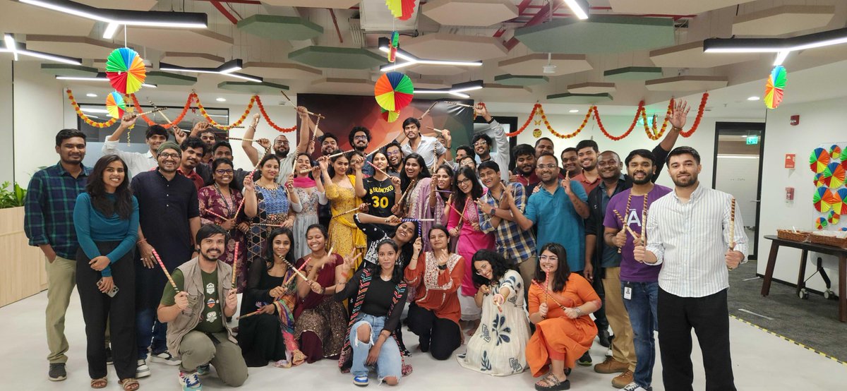 newrelic's tweet image. What have our #Relics been up to?

🇯🇵 Japan Office: Pizza bash

🇪🇸 Barcelona: Our Agent and Fleet Control offsite 

🇺🇸 Atlanta: Relics at NRISE (our internal professional development conference)

🇮🇳 Hyderabad: A festival celebration