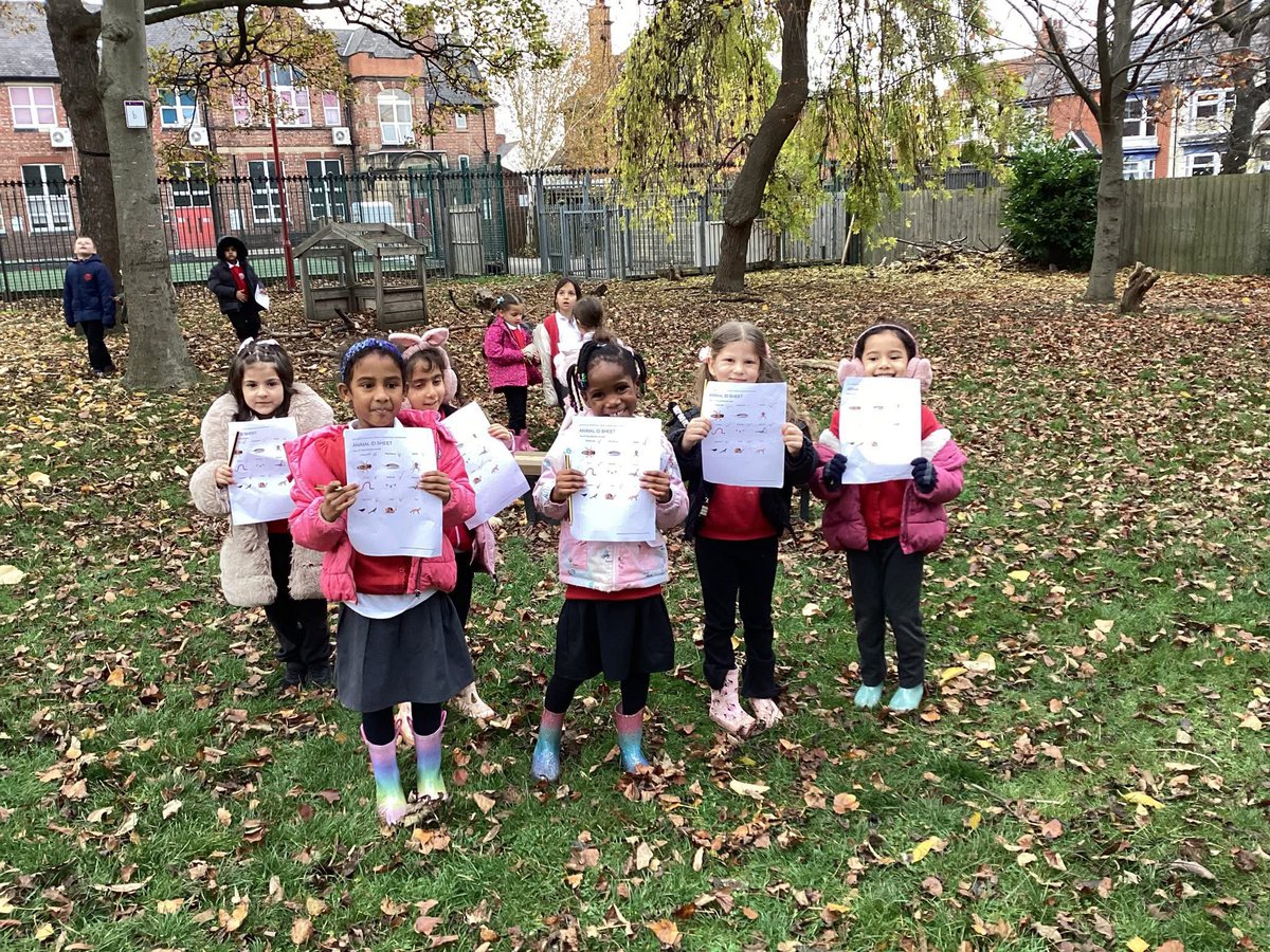 AyresomePrimary's tweet image. Year One Hub 2 enjoyed looking for signs of animals on our Science walk today 🦔
@AdAstraTrust 
#natureforwellbeing
#STEM