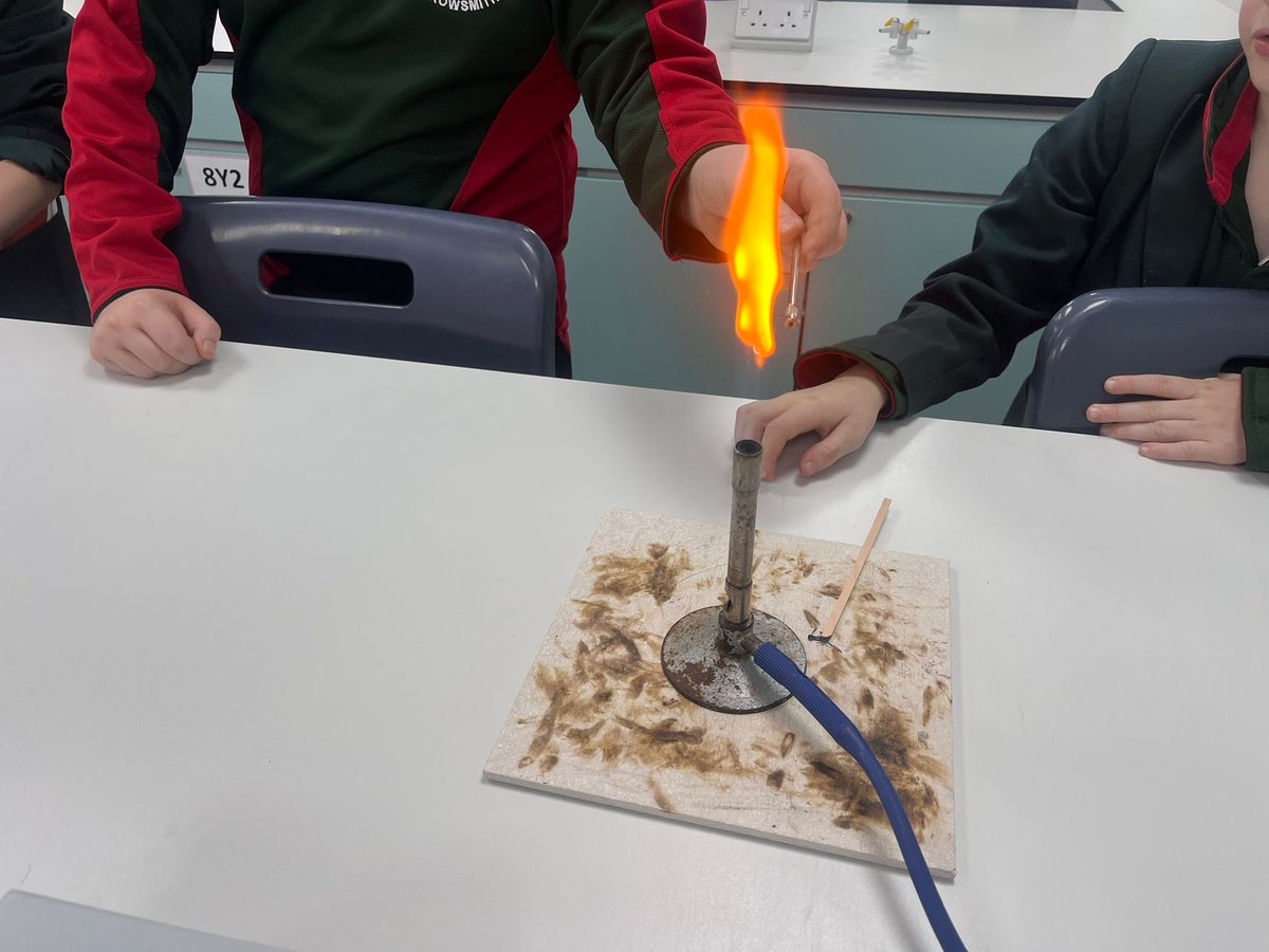 Our first meeting of science club had a bonfire night theme! 🔥 Pupils had a great time investigating the different coloured flames that are produced when you burn different metals - which gives fireworks their different colours!🔥