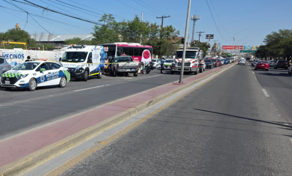 #VialidadSN ⚠️📍Afectación vial por hecho de transito sobre la av. Rómulo garza de Ote hacía el Pte en su cruce con salvador Alvarado , tome vías alternas, tiempo estimado 2 hrs.