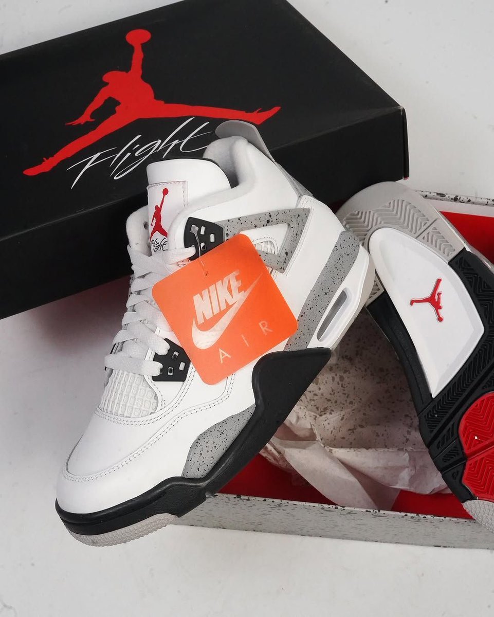 JustFreshKicks's tweet photo. Air Jordan 4 OG "White Cement" (2025) 🌹 https://t.co/pW6eifRrTu
