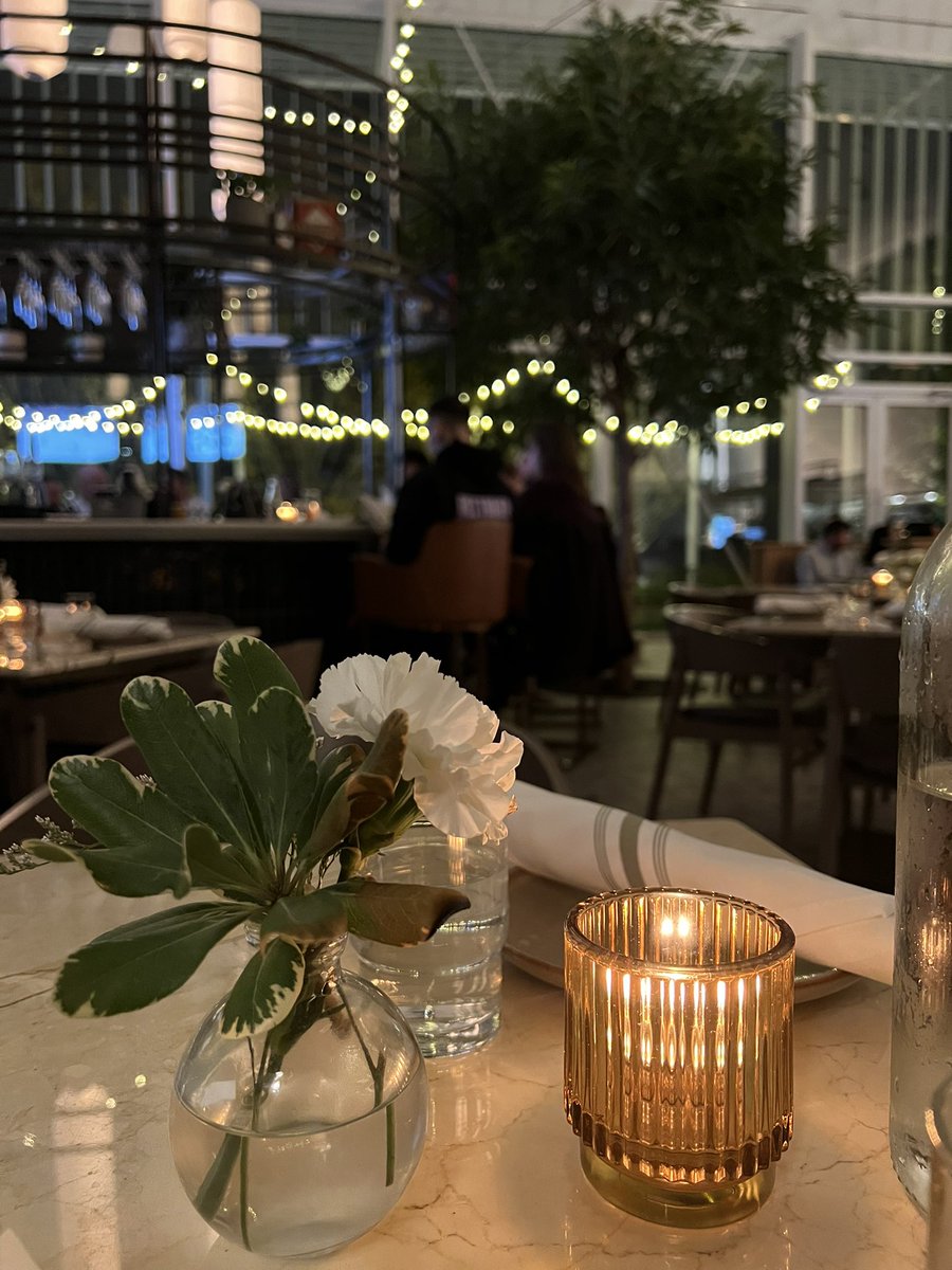 morucom's tweet image. 騒がしい幼児を連れて行けないお店に、夜に行けたのがとても久しぶりでとてもよかった😌