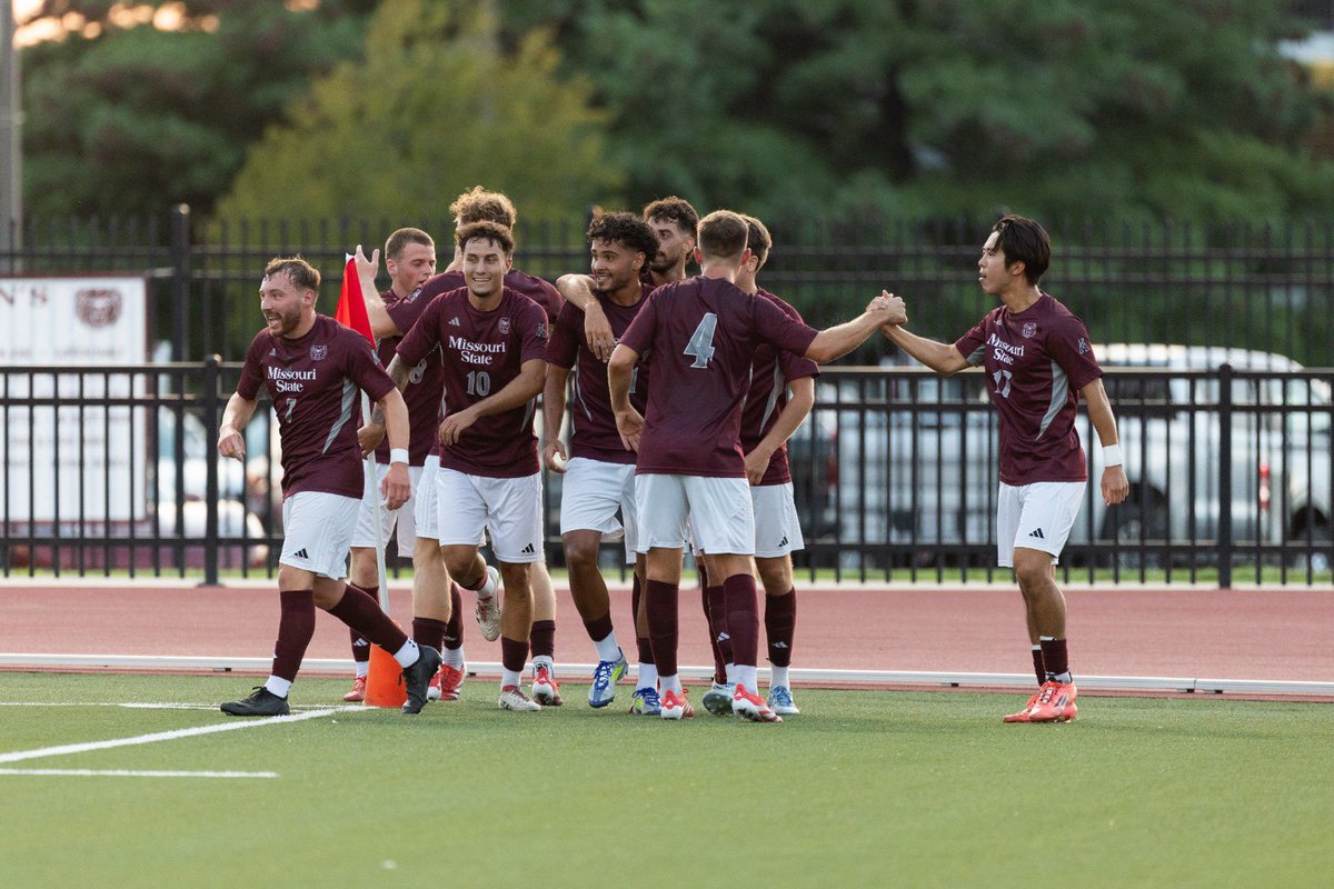 MoStateMSOC's tweet image. What a ride. Thank you, Bears family, for the love, the noise, and the energy all season long. Strong debut in the American Conference ✅❤️🐻

We keep pushing forward. So much more to come. Go Bears! 💪🏼⚽️

#GoBears | #WeAreMostate