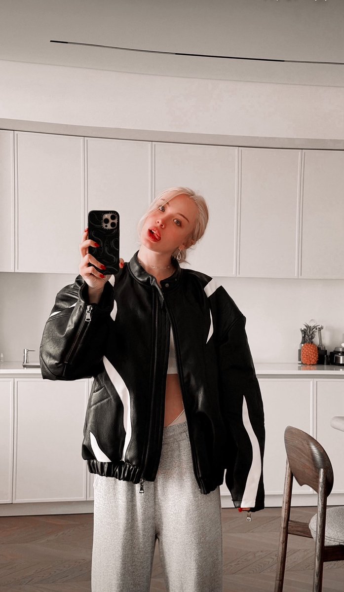 sagexns's tweet image. @ 𝗌𝖺𝗀𝖾𝗑𝗇𝗌   •  𝗏𝗂𝖺 𝗂𝗇𝗌𝗍𝖺𝗀𝗋𝖺𝗆 𝘀𝘁𝗼𝗿𝗶𝗲𝘀. 

——— ——— ——— ———
𝘀𝗮𝗴𝗲𝘅𝗻𝘀✓⃝     𝟫𝗌                                            •••    ㄨ