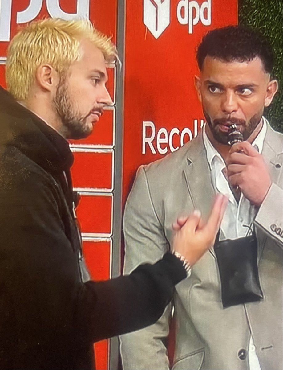 cronicasdopinto's tweet image. O Dylas confessou que passou qual botão duplo a outros concorrentes.
Confessou !!!! 
Aguardo… 
#sstvi