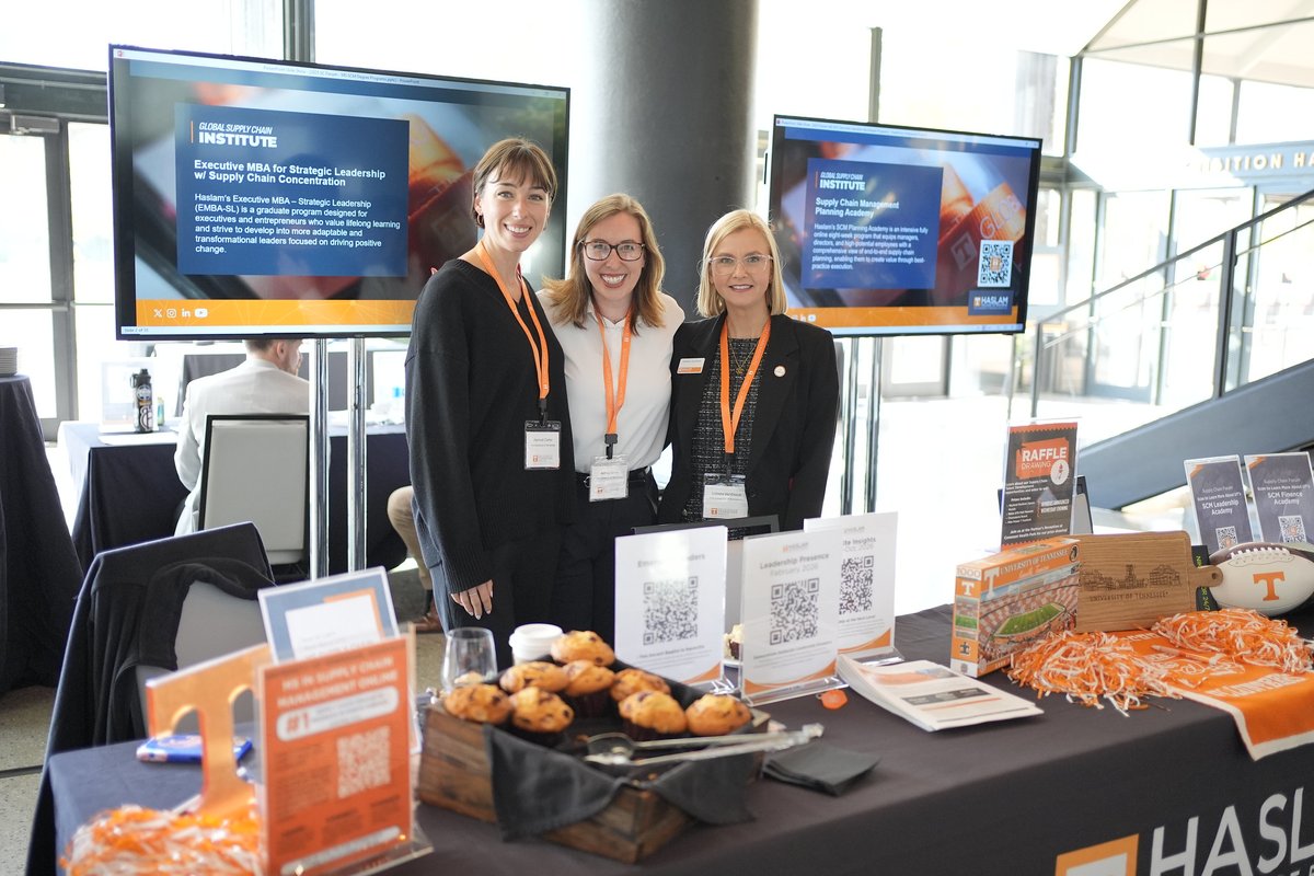 Thinking about advancing your #supplychain career? 🎓 At #Fall2025SCF, members of <a href="/HaslamUT/">Haslam Business</a>'s graduate and executive education staff shared flexible master's, MBA, and certificate programs for working pros. Navigate to our Programs tab to learn more 🍊 hubs.la/Q03Stnjs0