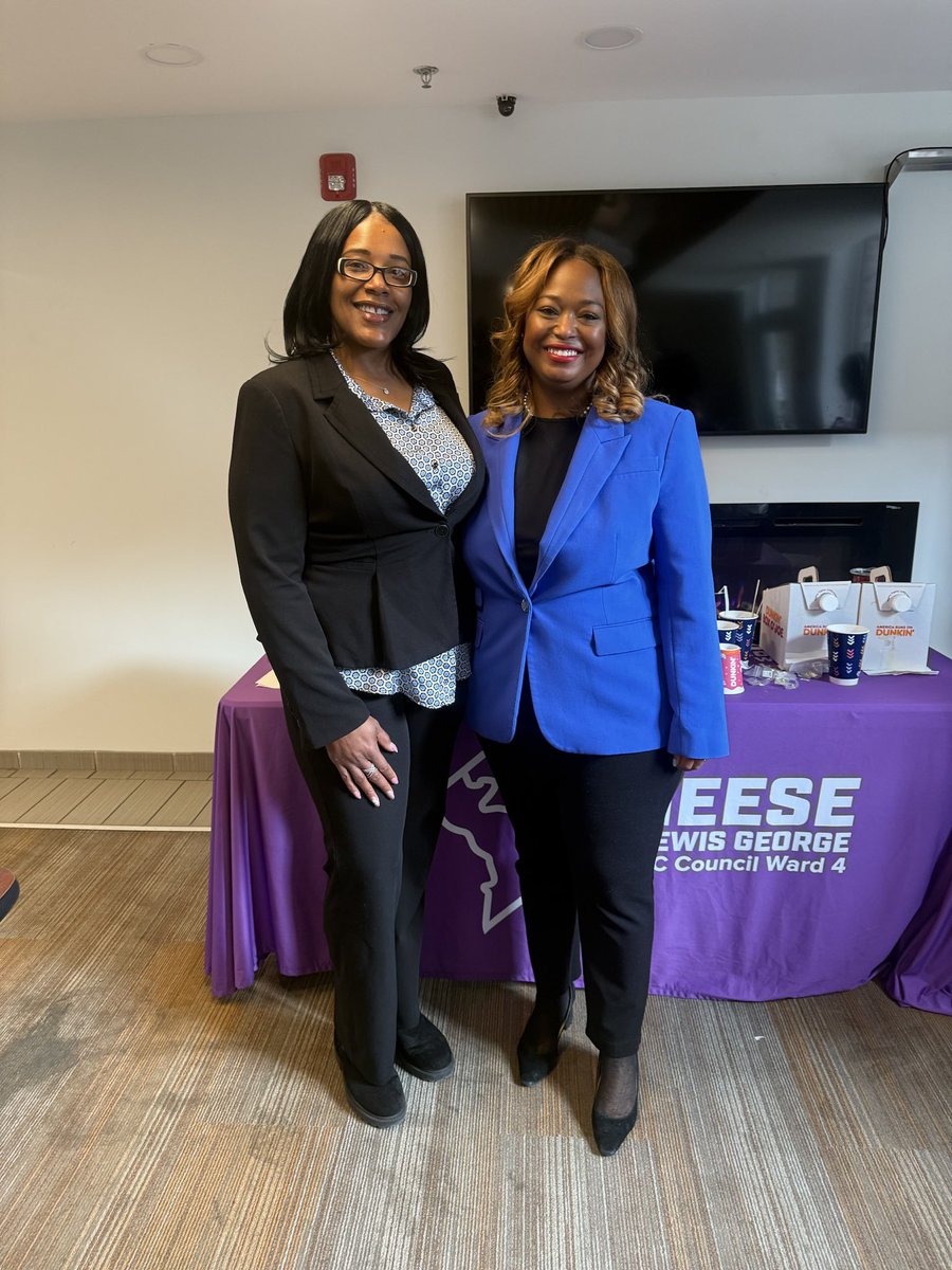 This morning, my team and I visited <a href="/TheParksDC/">The Parks at Walter Reed</a> to share coffee, donuts, and flag pins with our veterans as a small token of gratitude.

Our community is lucky to have organizations like <a href="/HELPUSA/">HELP USA</a> providing support to ensure veterans can live safe, healthy, and dignified lives.