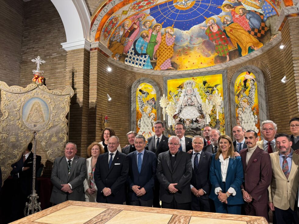 RICOMSevilla's tweet image. El Hospital Virgen del Rocío de Sevilla reestrena su capilla en memoria de los sanitarios fallecidos por la Covid-19.

Un proyecto patrocinado por el Real e Ilustre Colegio Oficial de Médicos de Sevilla que busca honrar la memoria de los médicos y sanitarios fallecidos durante la…