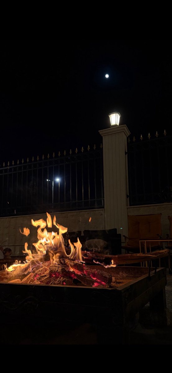 عادت ليالي الشتاء في نفس موعدها
و أخلف مواعيده اللّي كان .. ما يخلفها