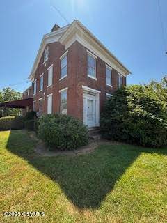 KeyPartnersReal's tweet image. New Listing Price: $249,900
2144 OLD BERWICK RD, Bloomsburg, PA 17815 is a fantastic property with 3 bedrooms and 2.0 bathrooms.
See more here: keypartnersrealty.com/d8rdwssx