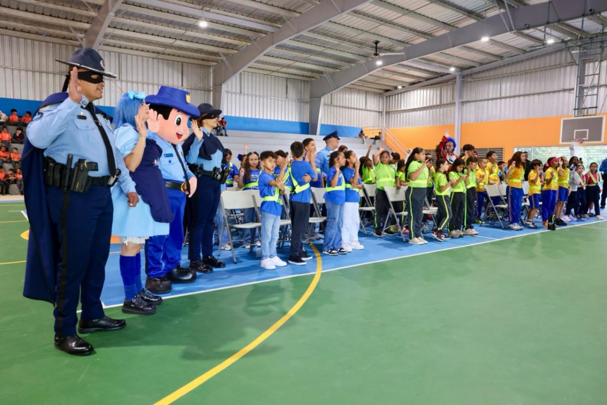 notiseiswipr's tweet image. @EDUCACIONPR, Policía de Puerto Rico y senadora Brenda Pérez afianzan el Programa de Patrulleros Escolares

Más detalles en &amp;gt;&amp;gt;&amp;gt; l.muz.kr/M8Bg