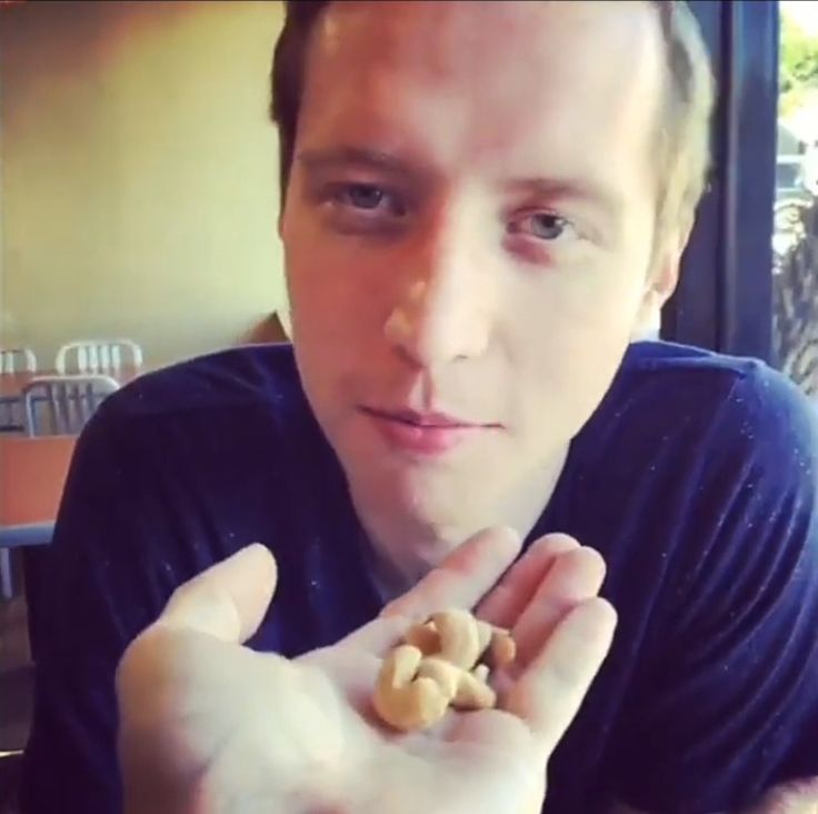 cshdoingstuff's tweet image. Seth Dalby with cashews