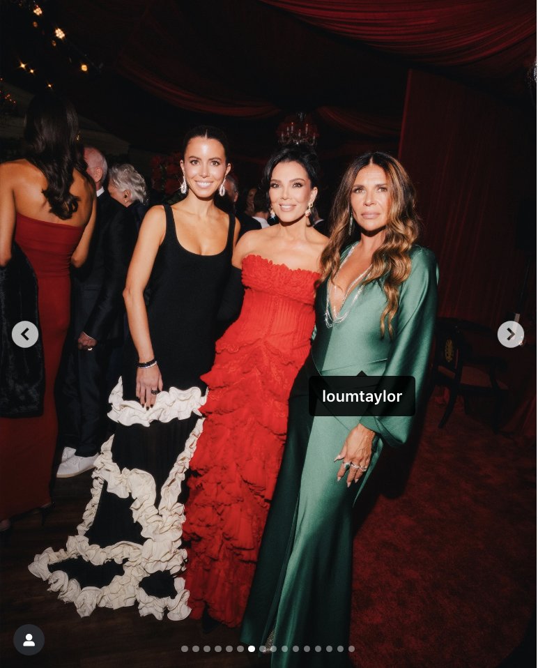 ghoulia's tweet photo. 👀 familiar faces at Kris Jenner's bday 👀
Lou M Taylor looking like she's been raised from the dead, and a bearded Edan Yemini in the corner https://t.co/nGjelQoU0P