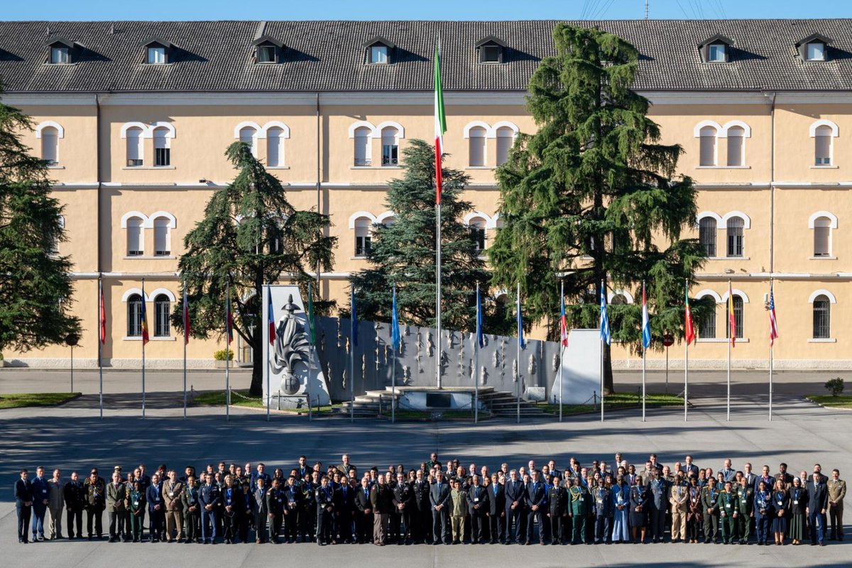 RESDAL_'s tweet image. Great to see @RESDAL_ at the #29IAPTC Spotlight Session on #WPS &amp;amp; #YPS in Vicenza 🇮🇹, highlighting #WomenInPeacekeeping &amp;amp; collaboration across regions. #ElsieInitiative
resdal.org/iaptc.html