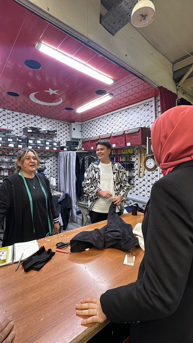 📍Çankaya, Maltepe Pazarı'ndaydık 

İlçe Başkan Yardımcımız <a href="/sdk_tnztpe/">Sadık Tınaztepe 🇹🇷</a>,  Gençlik Kolları Başkanımız <a href="/mduman_06/">Muhammed Duman</a> ve teşkilatımız ile birlikte güler yüzüyle, alın teriyle bu şehrin simge noktalarından olan Maltepe Pazarı esnafımızı ziyaret ederek Cumhurbaşkanımız Sayın