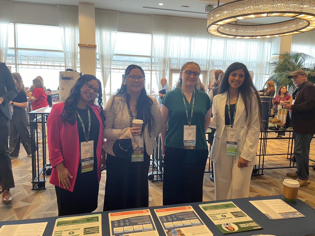 DevelopNebraska's tweet image. Excited to promote The Good Life to the National Collegiate Honors Council (NCHC)!

NCHC impacts 300,000+ of the nation’s best and brightest students.

And with a wealth of opportunity awaiting, there’s no better place than Nebraska for these students to launch their careers!