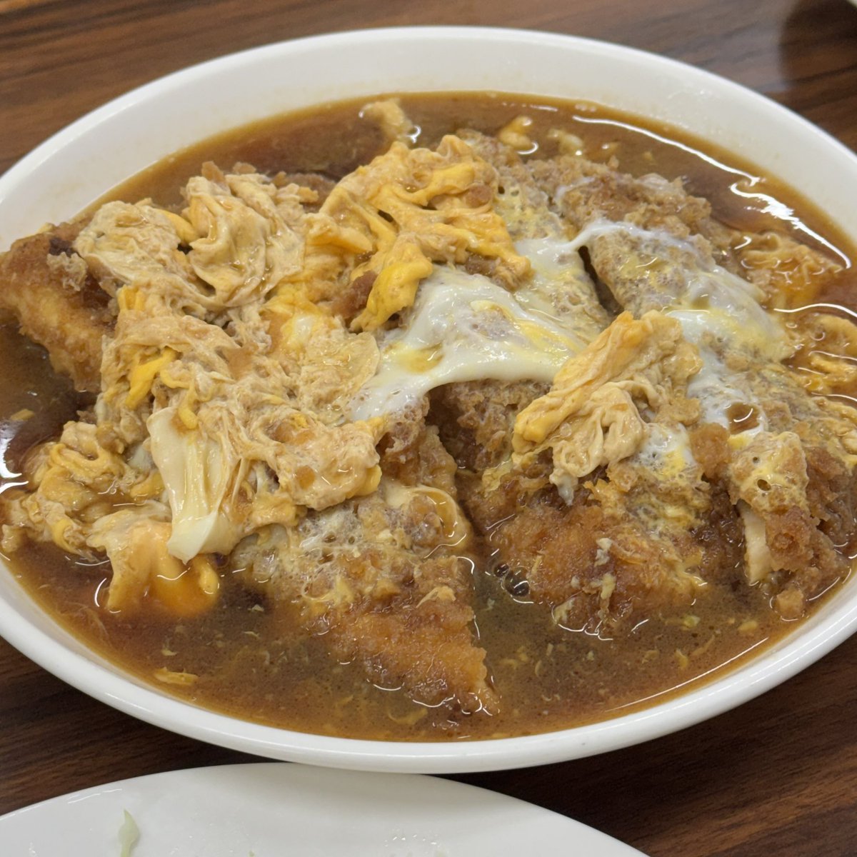 tinytinykingdom's tweet image. 月よ宇から立石🌌17:40着、並びなし、二の字で先輩方に合流させて頂きます😄葛飾区の選挙結果に不安を感じながらも、こちらの盤石な味に癒されます😋琥珀色の景色と宇め割だけでは足りず、倉井ストアで宇め割酎ハイを補充😅葛飾いいとこ😻
#宇ち多゛党 #助け合いの立石 #あんちゃんに癒される