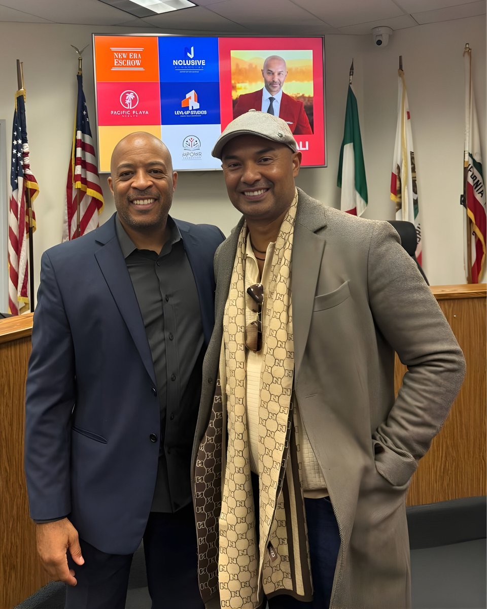 mrmunifali1's tweet image. The power of collaboration in business is underrated.
You don’t scale by doing it all alone.

Get in rooms where execution is the standard.
Stop guessing. Start growing.

Follow me here and start building smarter.

#MrMunifAli #Leadership #BusinessTips #EntrepreneurMindset…