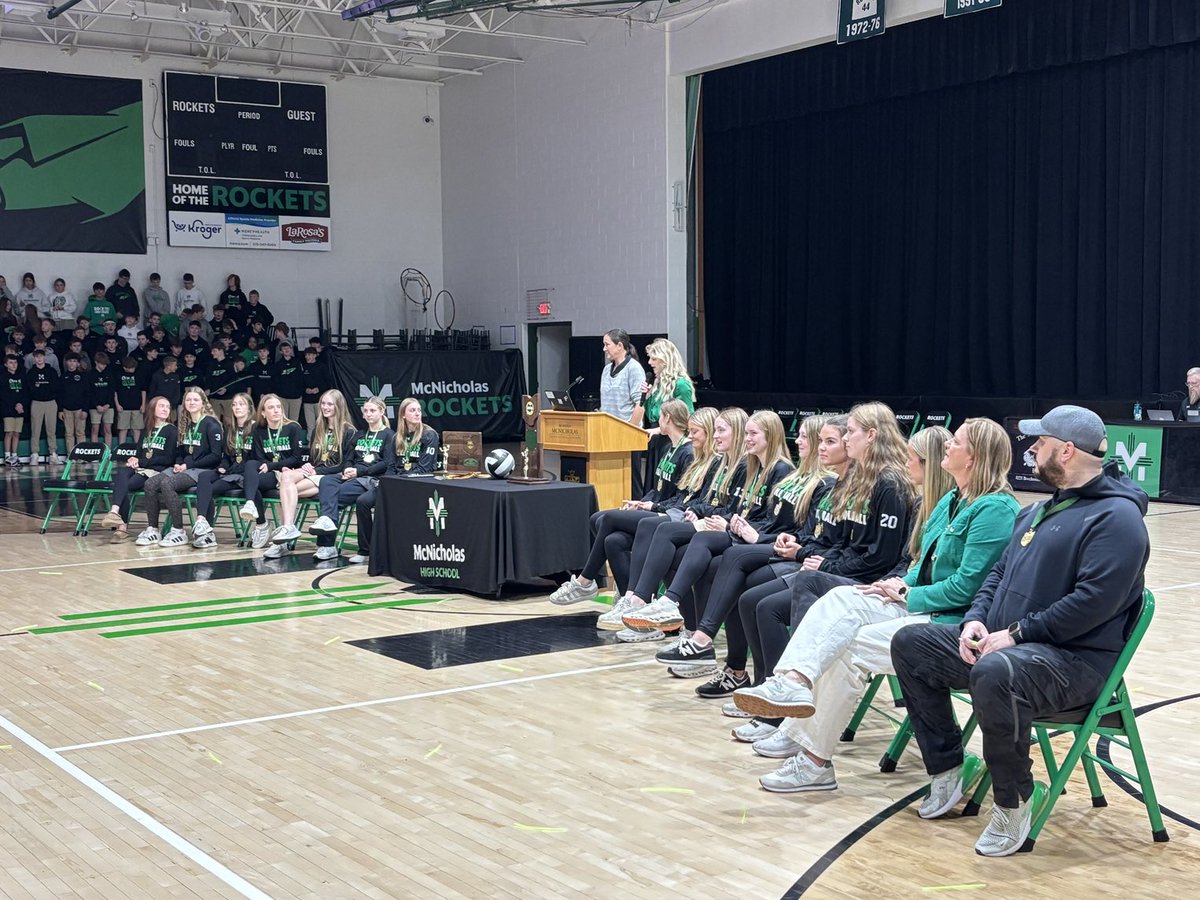 MikeDyer's tweet photo. McNicholas celebrates its first girls volleyball state championship. McNicholas (27-2) is the Division IV state champion. ⁦@WCPO⁩ https://t.co/7Mvko9HVos