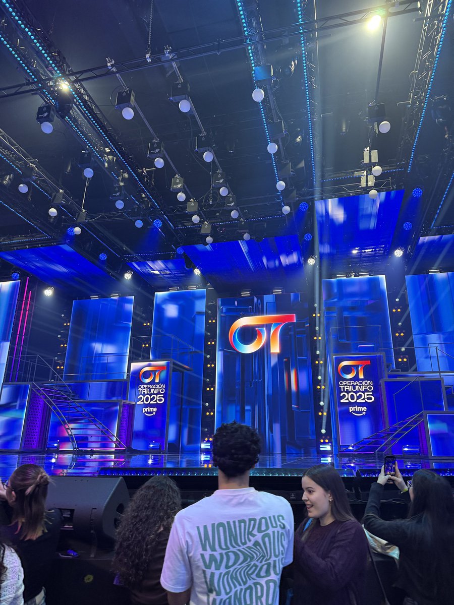 ESCNoelia's tweet photo. Hoy Guille es innominable con nosotras de coristas #OTDirecto10N #OTGala8 @reinonax https://t.co/xXv4cb8AgC
