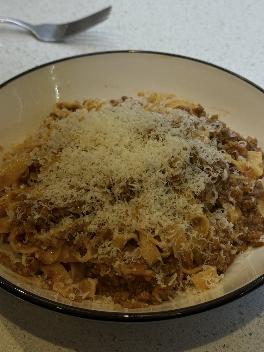 Freshly made pasta accompanying the ragu tonight. Always a sense of satisfaction when done from scratch. 👍🇮🇹