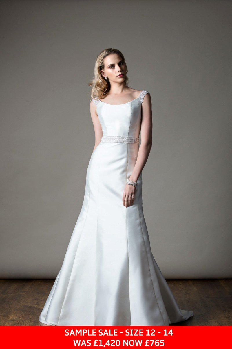 ⭐️ MIKADO MARKDOWN⭐️
Love mikado? Check out the Brittany wedding dress which is new to the sale rail! In a size 12-14, this mikado wedding dress has the most fab pearl waist detail+shoulder straps,not to mention that incredible train with buttons all the way down. Now only £765 x