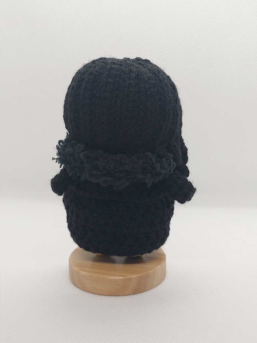 Tried something new with this Binah from Library of Ruina! The details on her coat were a fun challenge 💛