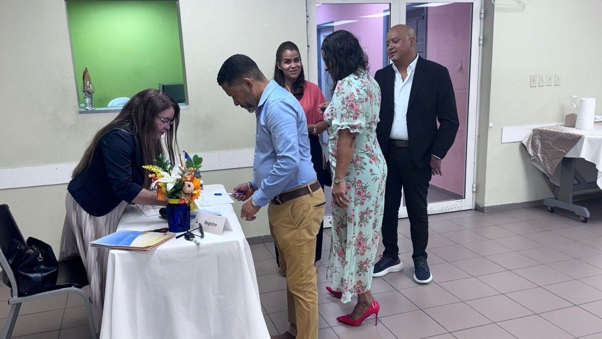 juntacentral's tweet photo. Desde San Martín, continúa la jornada de recepción de propuestas de aspirantes a miembros para la conformación de las Oficinas de Coordinación de Logística Electoral en el Exterior (#OCLEE).
Este encuentro contó con la presencia del miembro titular del #PlenoJCE, Rafael Vallejo Santelises acompañado del director Nacional de Elecciones, Mario Núñez Valdez y el subdirector de la comisión del voto en el exterior, Eladio Francisco Regalado.
#ConformaciónOCLEE