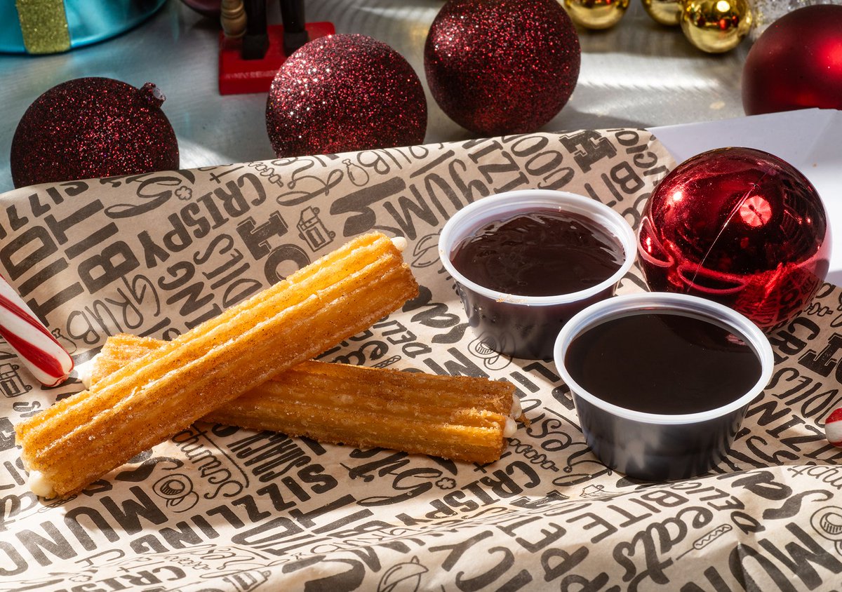 IronPigs's tweet image. Warm, crispy churros served with rich raspberry chocolate sauce — the perfect sweet bite to enjoy while you take in the lights at Illumination! 🤩 
Tickets: gofevo.com/group/2025illu… 
#illumination #lehighvalley