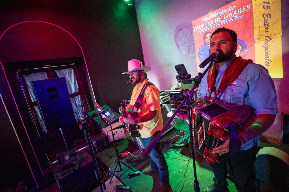 ethereum_mexico's tweet image. ¡Así cerramos #ETHMexico2025🇲🇽 al puro estilo regio! 🤠🥩🔥

Gracias @MOCA_app y a nuestros partners @eth_mty y @mxweb3 por organizar y llevar con éxito la fiesta oficial de cierre.

@MOCA_app hace cripto tan simple como enviar un mensaje. Una app para todo: Pagos con cripto,…