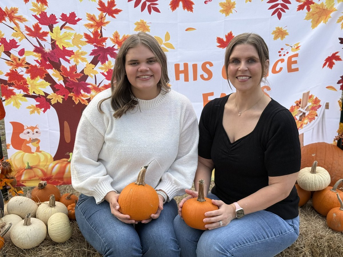 Can’t believe my baby girl is 17 today. 🥹😍 God surely blessed me when he chose me to be her momma!!!! Happy Birthday K- Bug! 💖🥳