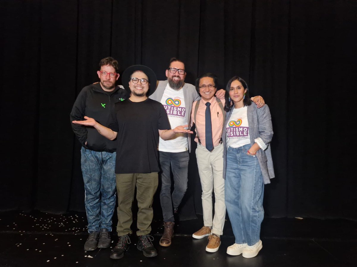 📍Autismo: el sábado fue la presentación del show de magia de <a href="/nz_narvaez/">Narváez</a> y Gabo. Fue un encuentro emotivo y divertido que forma parte del proceso de sensibilización que hemos desplegado junto a dos adultos autistas. #AutismoVisibleEcuador #Visibles365Ecuador