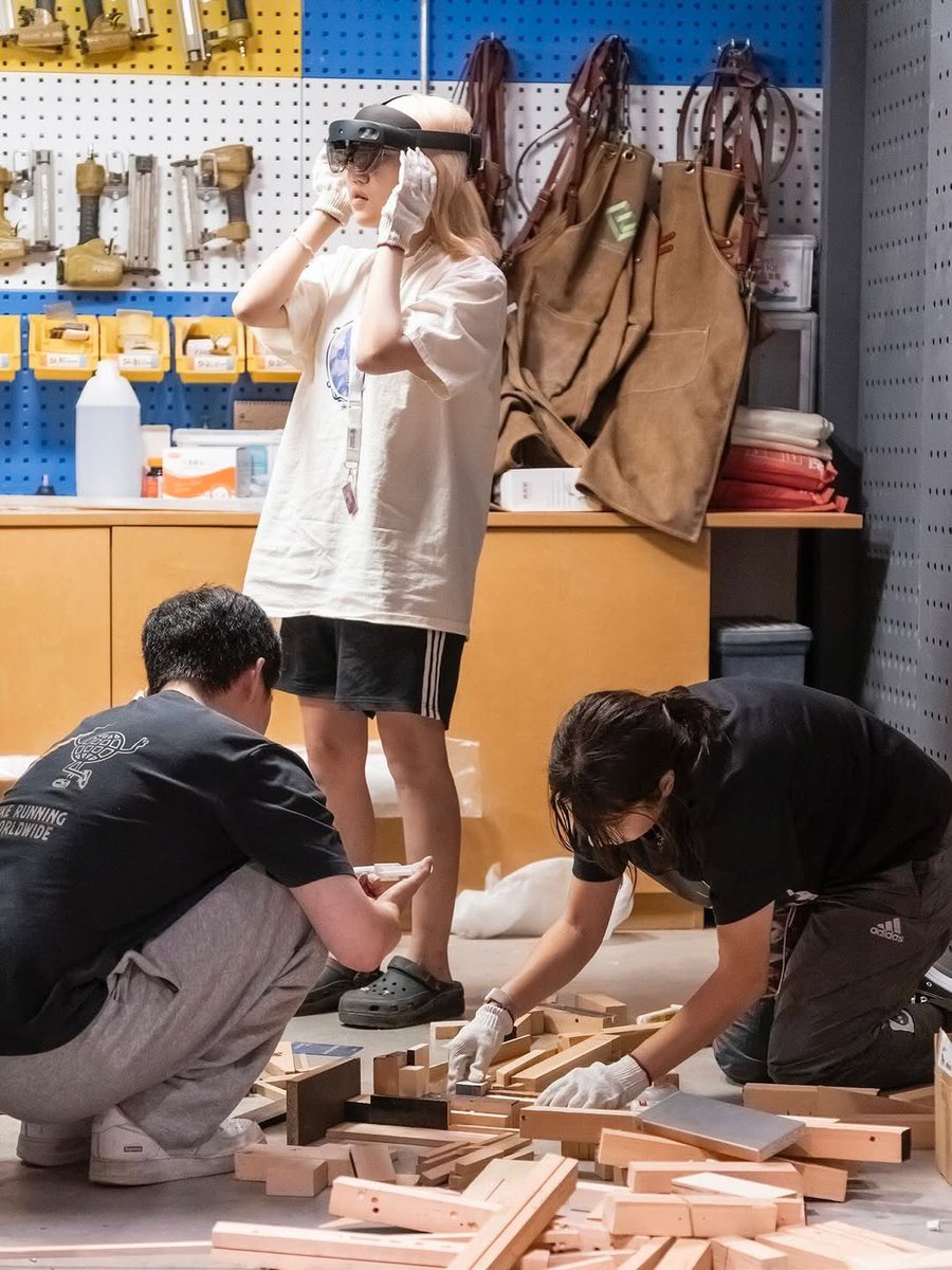 We’re thrilled to announce our new paper, “Between social and sustainable: A collaborative wood upcycling design process integrating AI and mixed reality tools,” is now published and open-access in Frontiers of Architectural Research.#AugmentedReality #VirtualReality #AR #VR