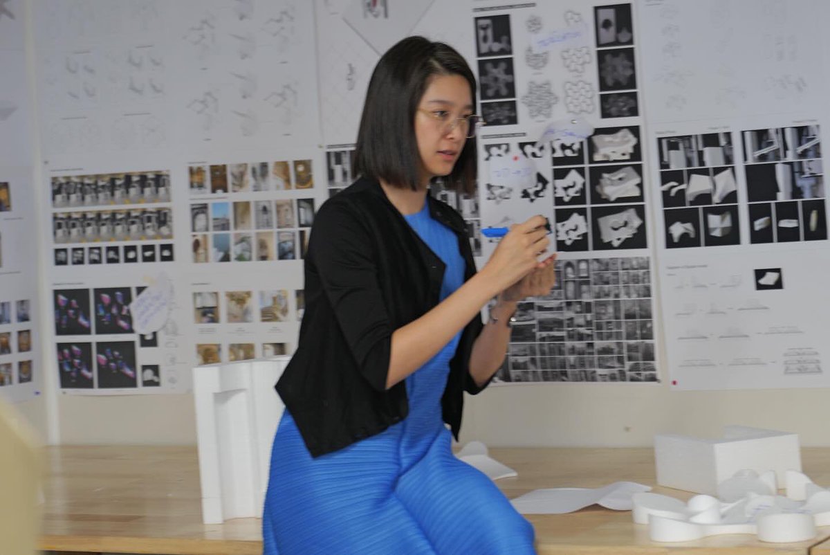 Fascinating midterm crit at @hkuarchitecture for the MSc Advanced Architectural Design. The new robotic studio led by @lidiaratoi and <a href="/kaihoyu/">Таира Сабитова</a> is pushing a powerful "Architect as Maker" philosophy—seeing the work in action was incredible.
It was both fun and strangely nostalgic