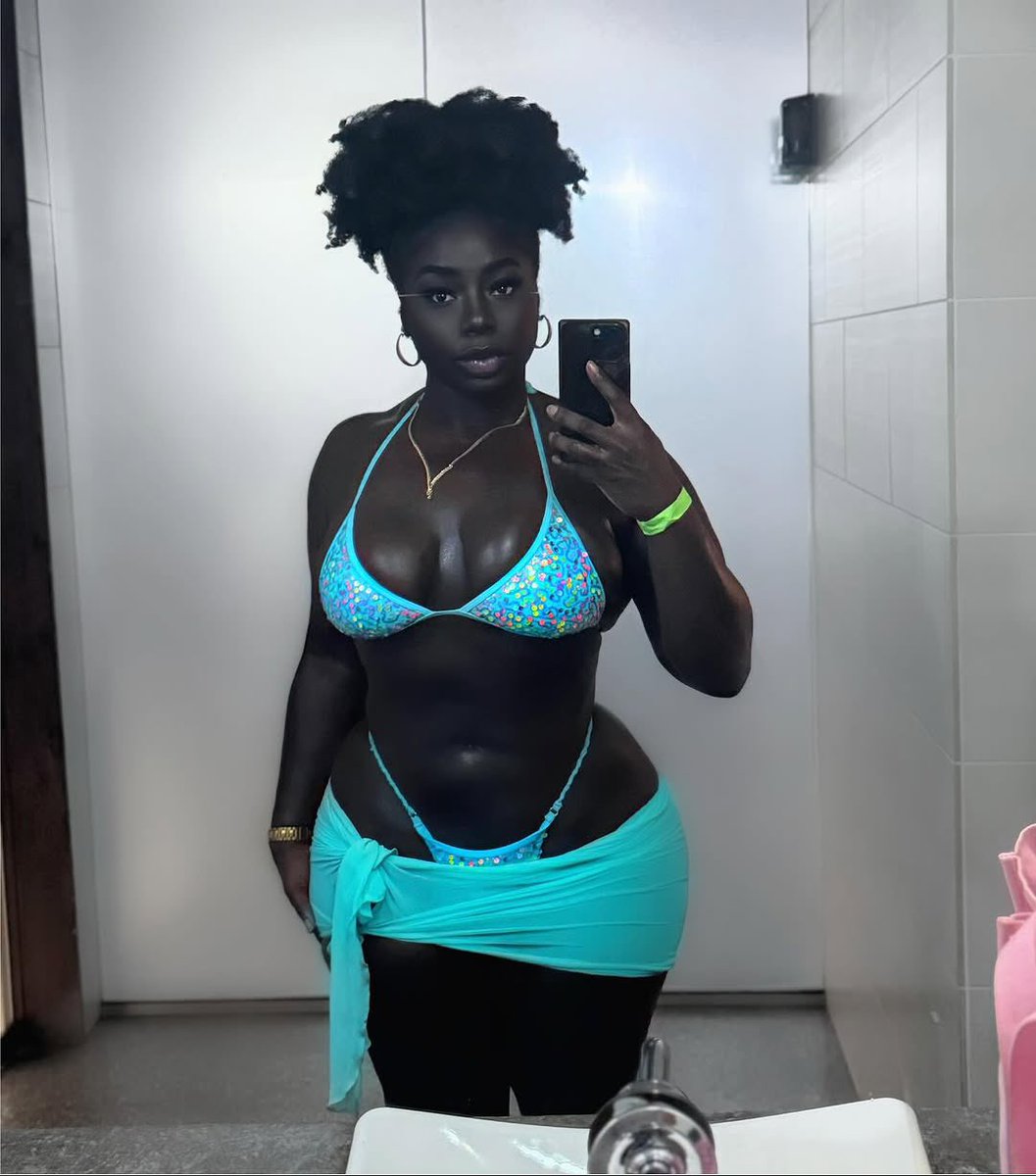 AfroStunnerz's tweet photo. Celestial Aura https://t.co/H5GRmhkbwt